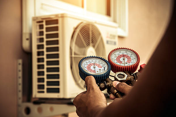 Professional Hvac technician working in Worthington, MN